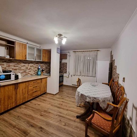Lovely 2 Bedrooms Flat Cornelia- Central Corabia Buitenkant foto
